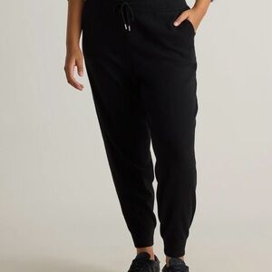 Quince women’s Mongolian Cashmere Sweatpants in Black size Large 005